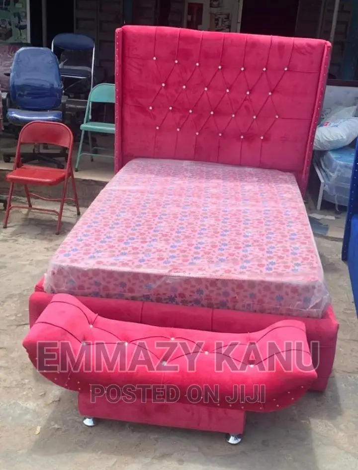 Upshotery Bedframe