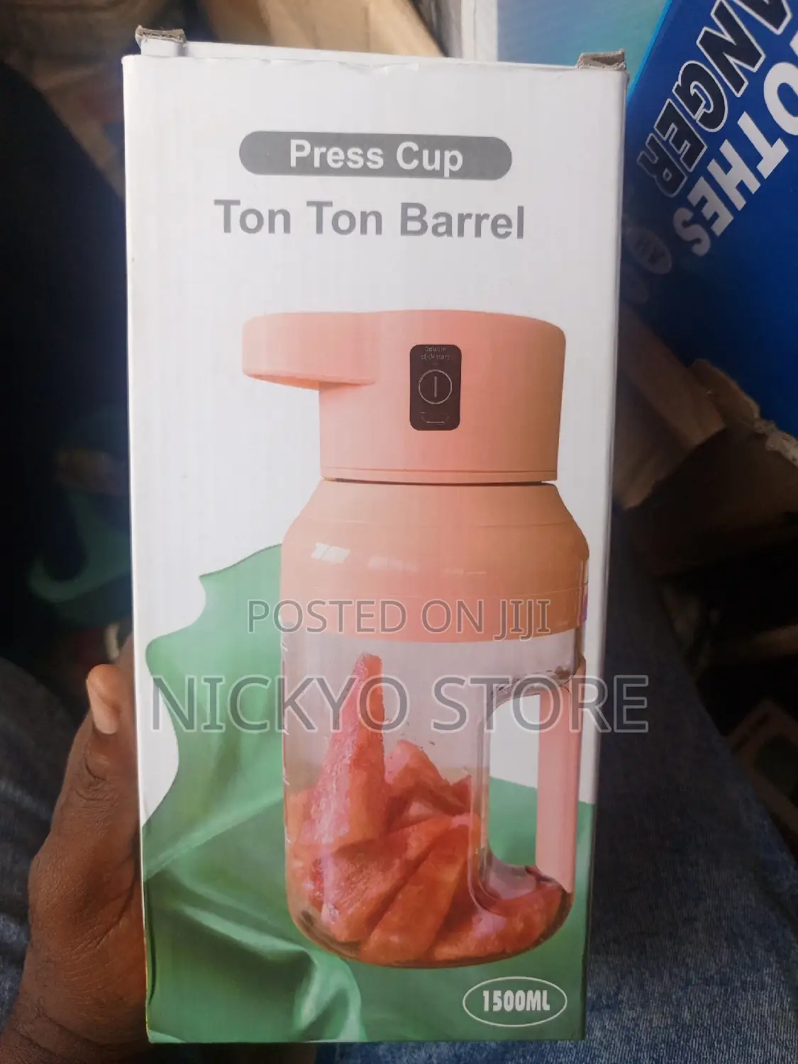 1500ml Capacity Handheld Rechargeable Juicer