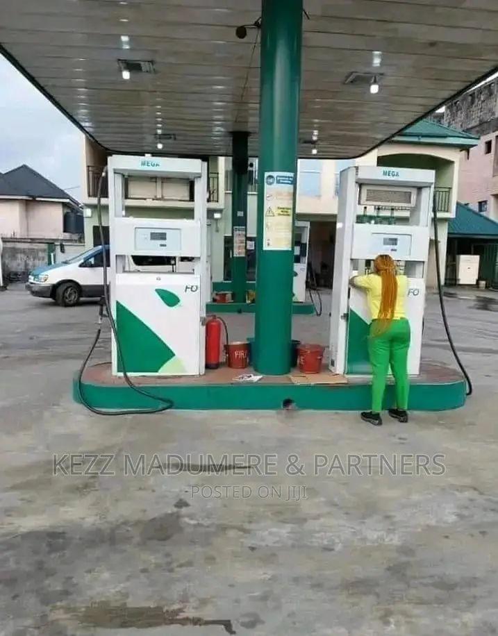 Functional Filling Station For Sale