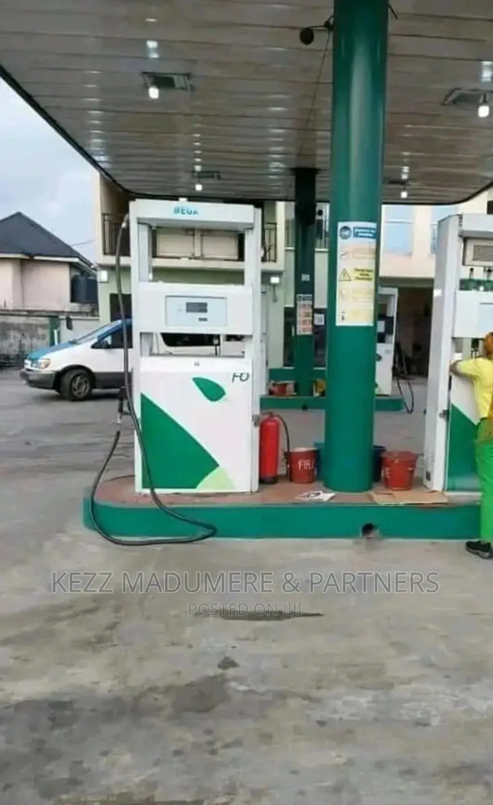 Functional Filling Station For Sale
