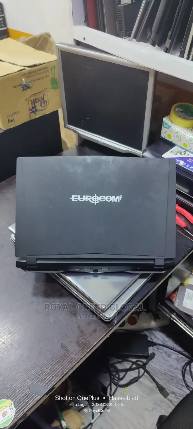 Laptop Clevo P17SM 32GB Intel Core I7 SSD 2T