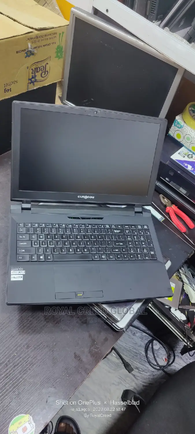 Laptop Clevo P17SM 32GB Intel Core I7 SSD 2T
