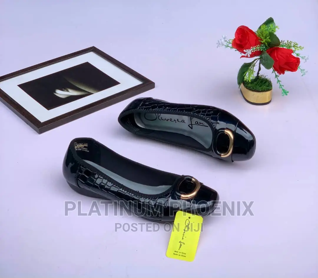 High Quality Fashion Flat Sole Shoe and Sandal