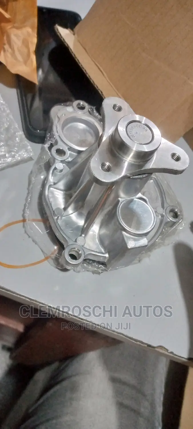High Quality Certified Brand New Water Pump BMW 318i 2017