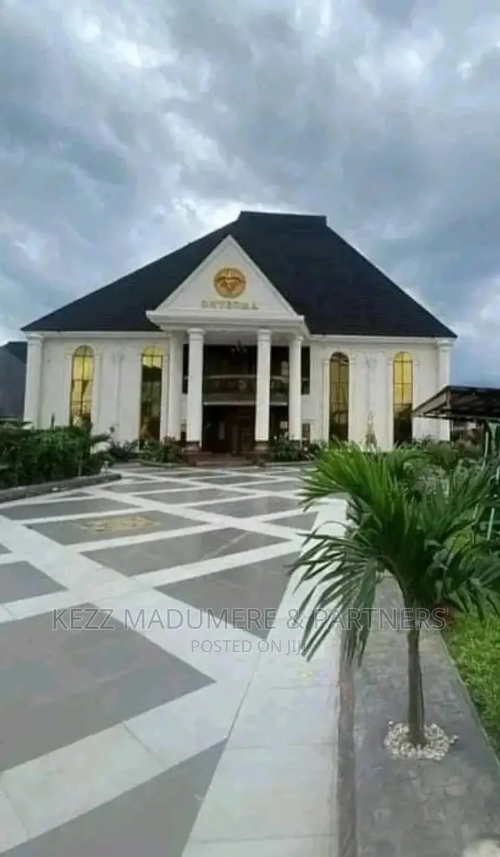 5bdrm Duplex in Inside An Estate,Off, Port-Harcourt for sale