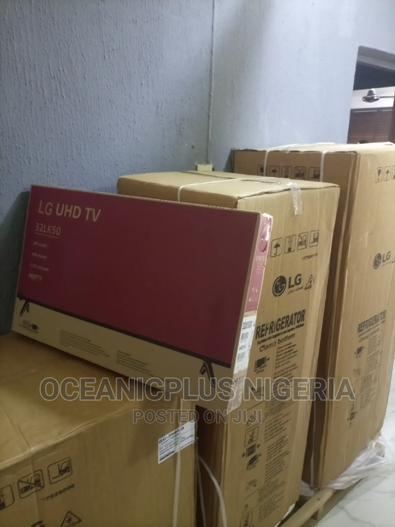 Powerful LG 32 Inches Framed LED TV