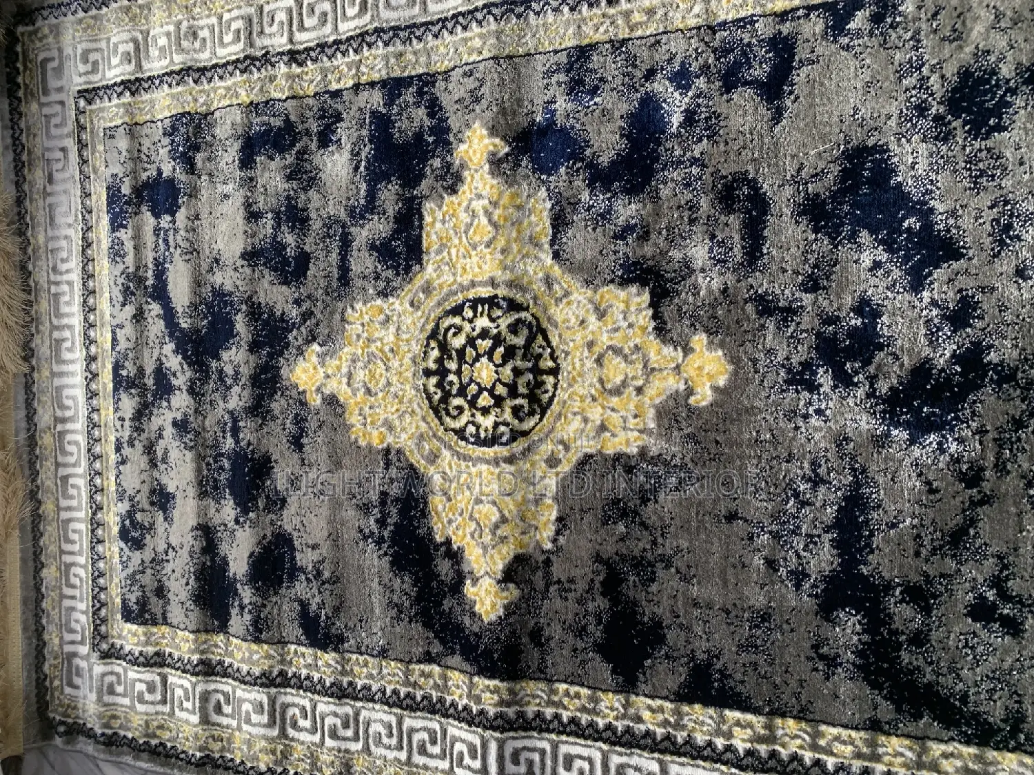 Quality Designer Shaggy Living Room Center Rug.