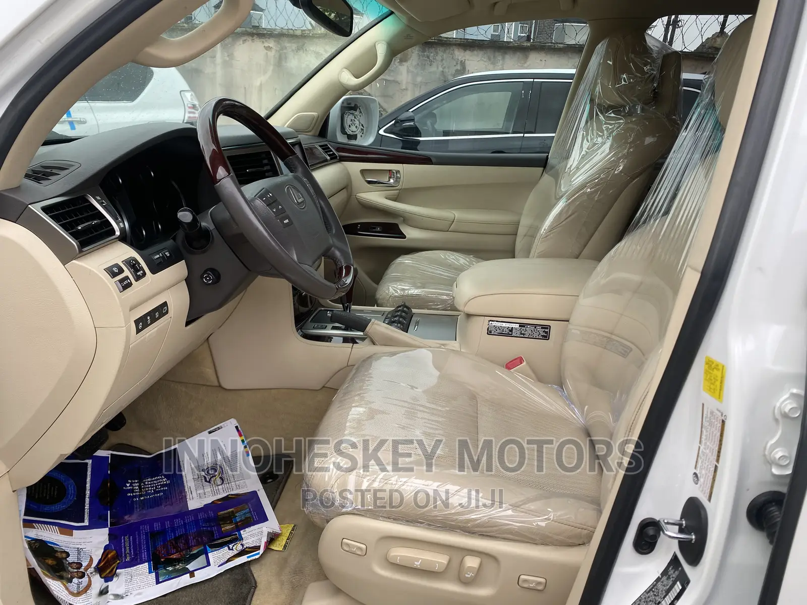 Lexus LX 570 AWD 2014 White