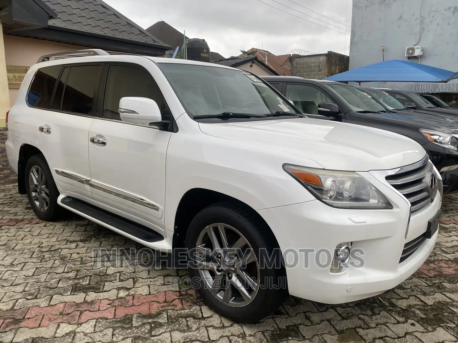 Lexus LX 570 AWD 2014 White