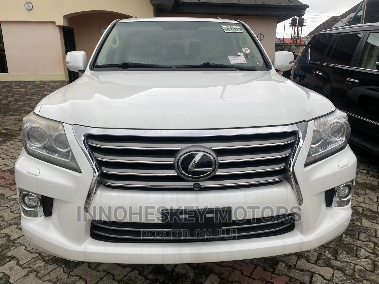 Lexus LX 570 AWD 2014 White