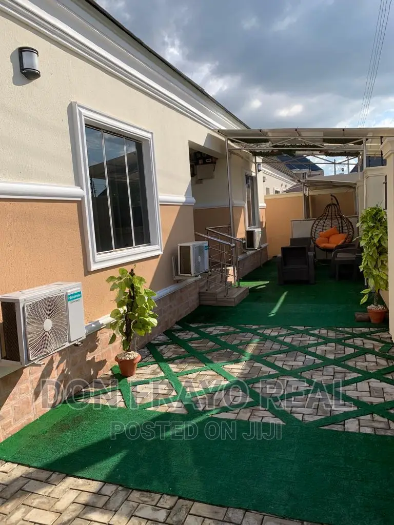 3 Beds Short Let Apartment in Gated Estate Alafara Idishin