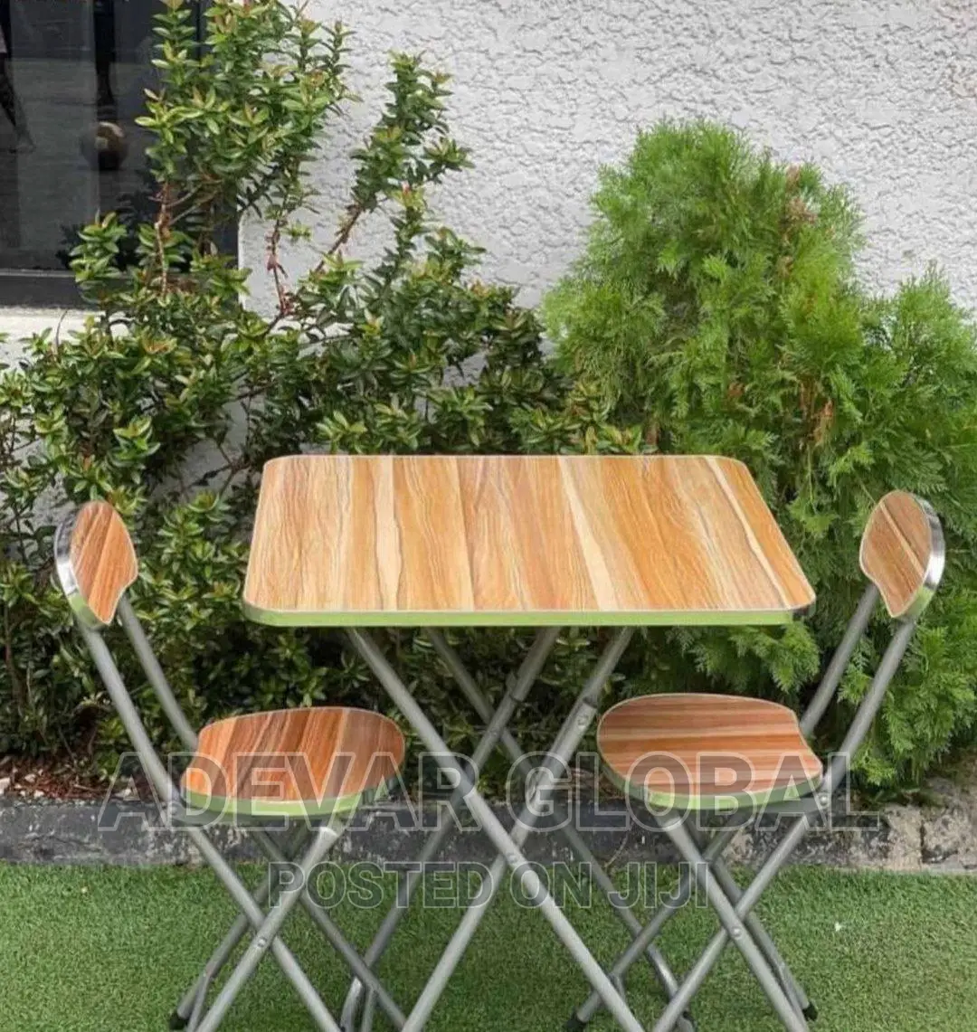 High Quality Adjustable Reading/Laptop Table and 2 Chairs