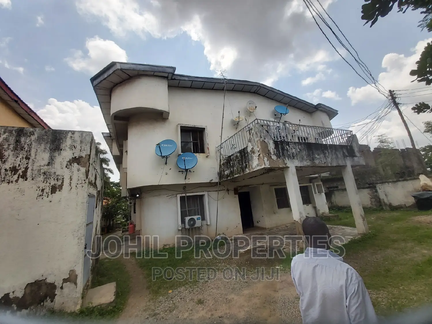 6bdrm Duplex in Wuse for sale