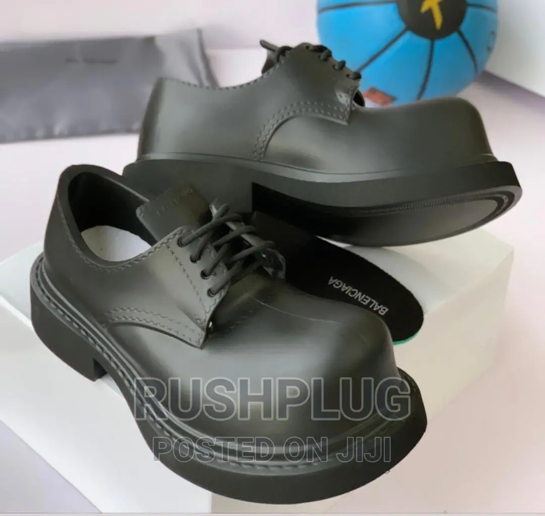 Luxury Balenciaga Classic Shoe