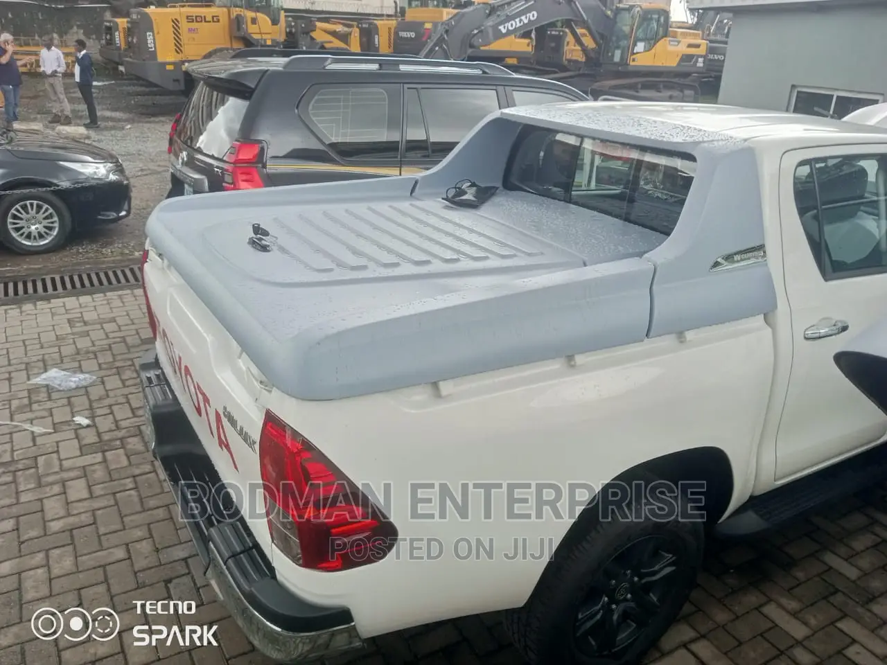 Carriboi Boot Cover Shock for Hilux New Model *
