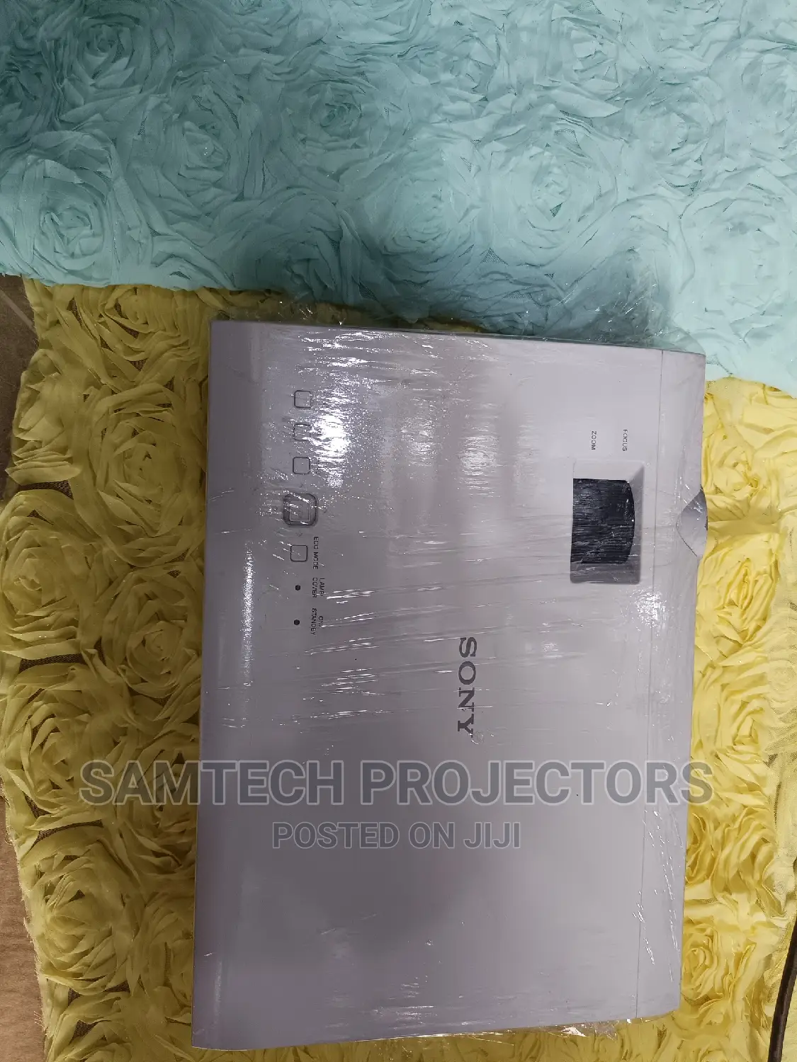 London Used Sony Projector Works Perfectly Fine