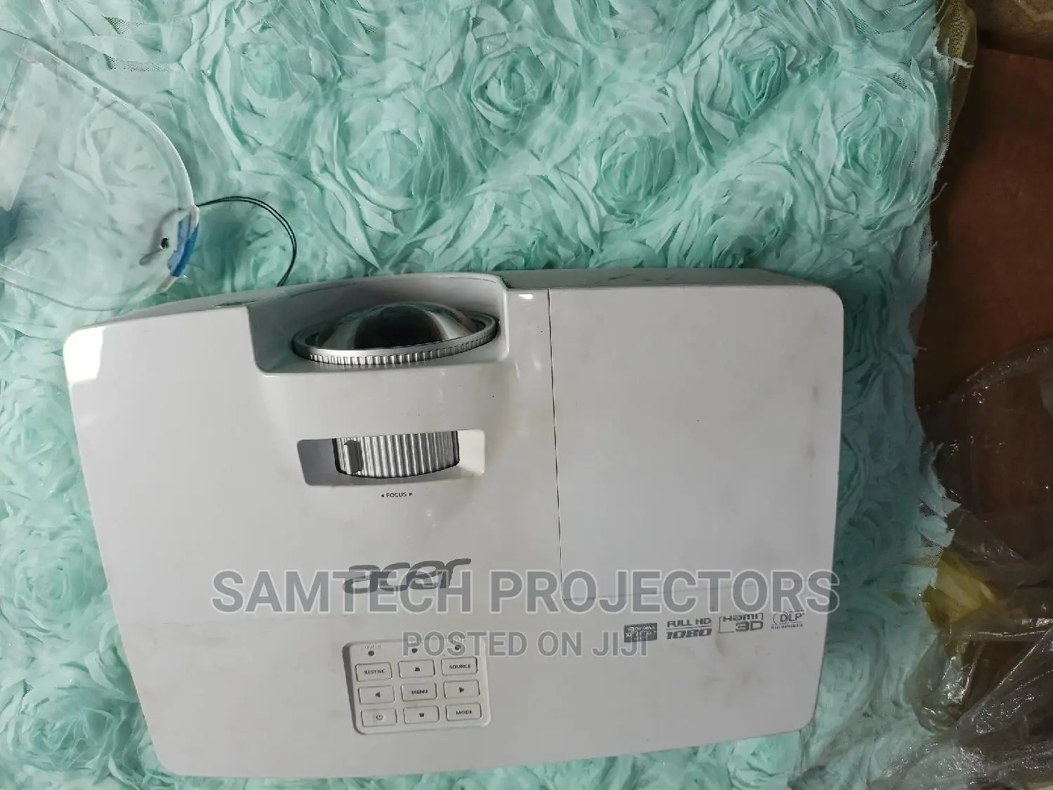 Short Throw Projector UK USED Works Perfectly Well