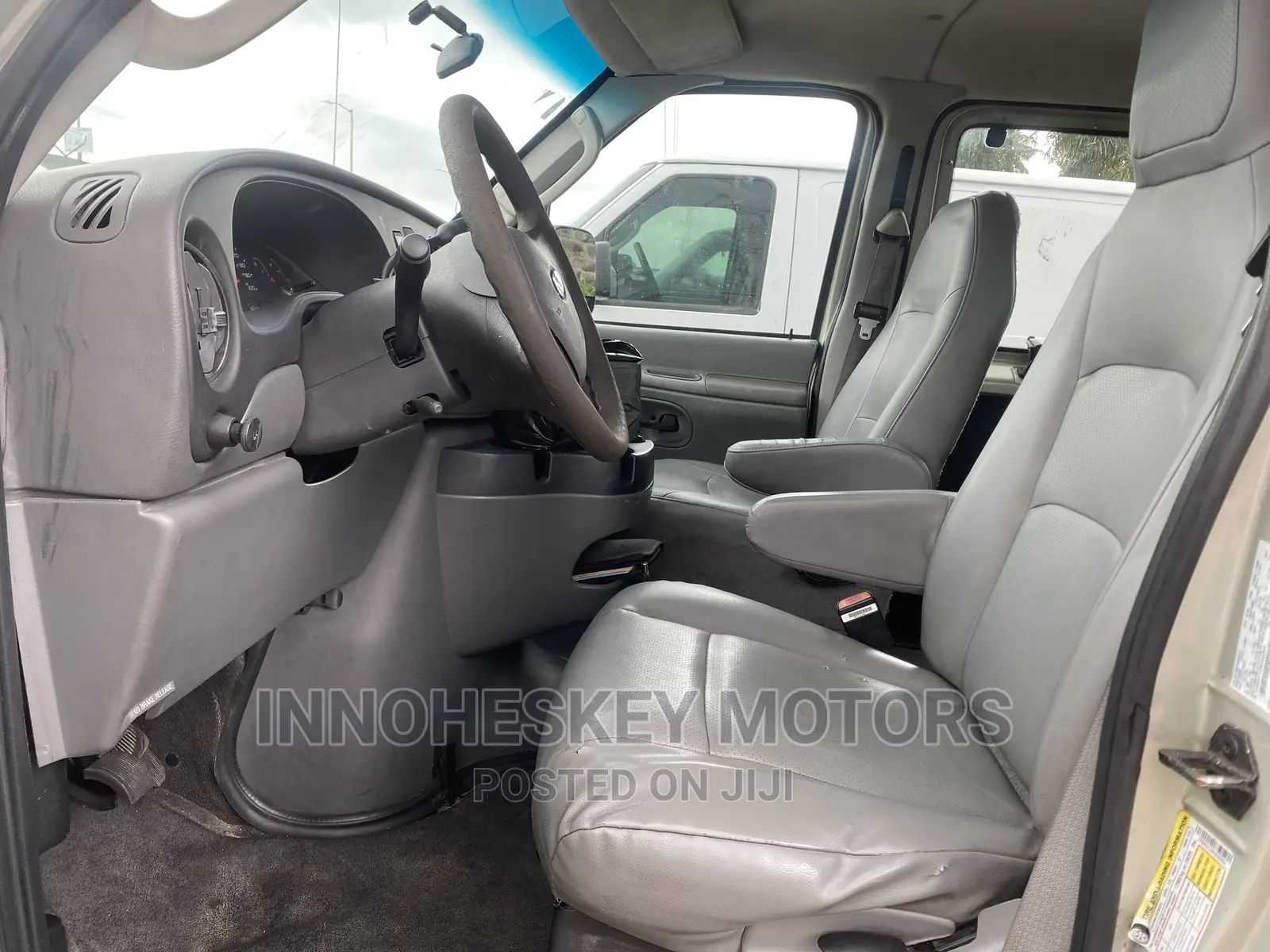 Ford E350 2006 White