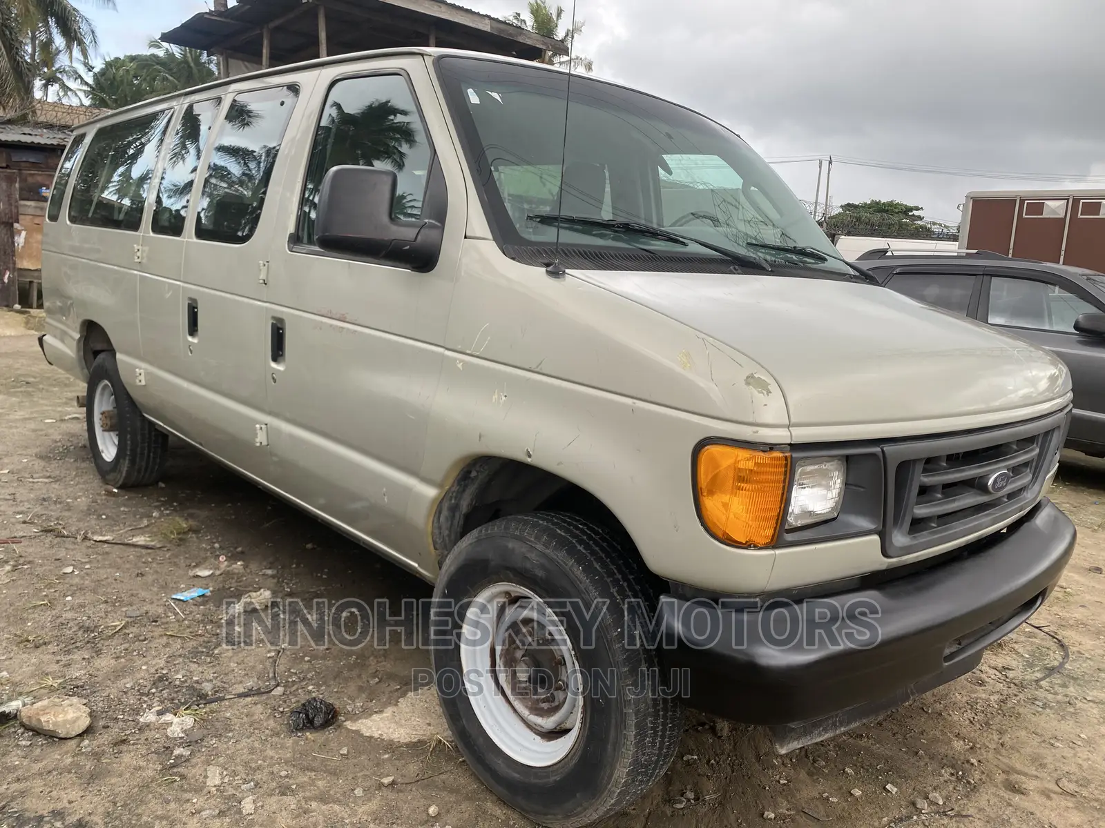 Ford E350 2006 White