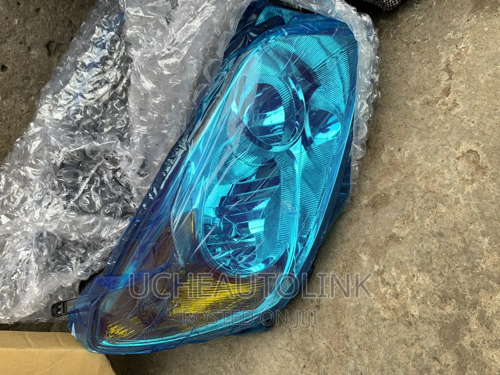 Headlight for Toyota RAV4 2010 Available