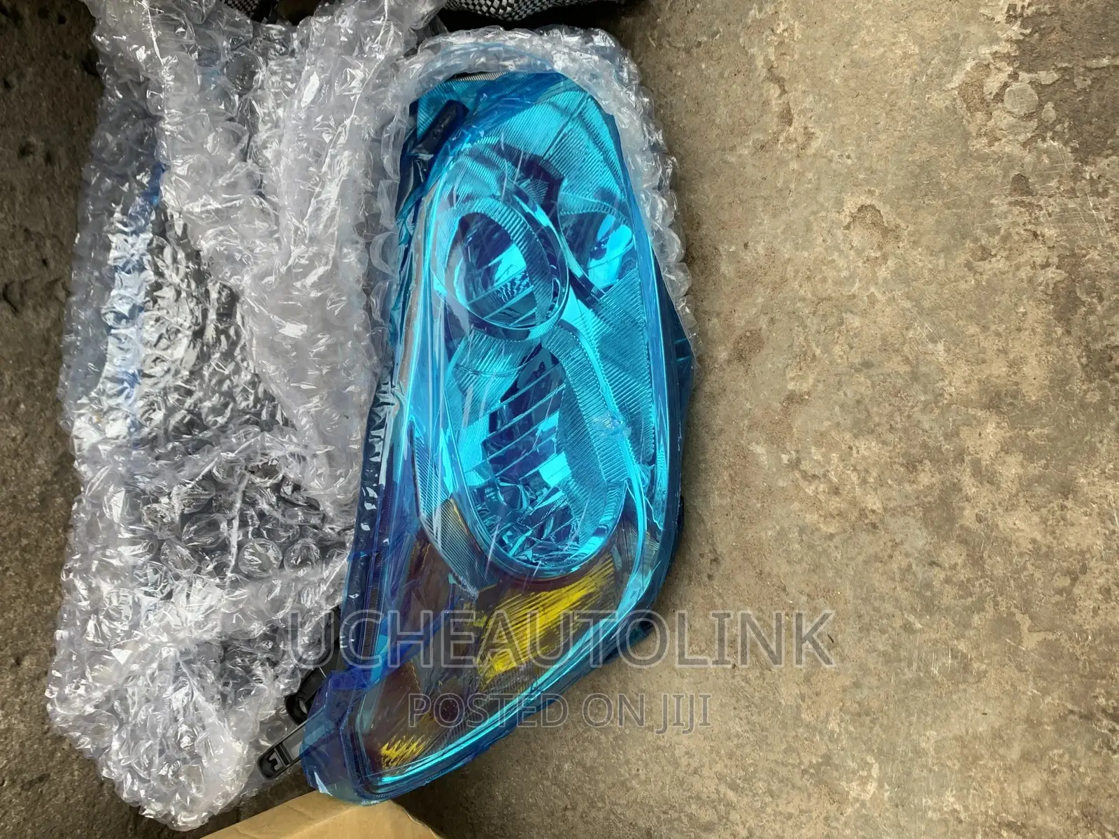 Headlight for Toyota RAV4 2010 Available