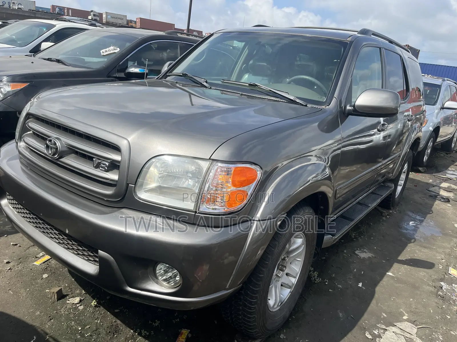 Toyota Sequoia 2004 Gray