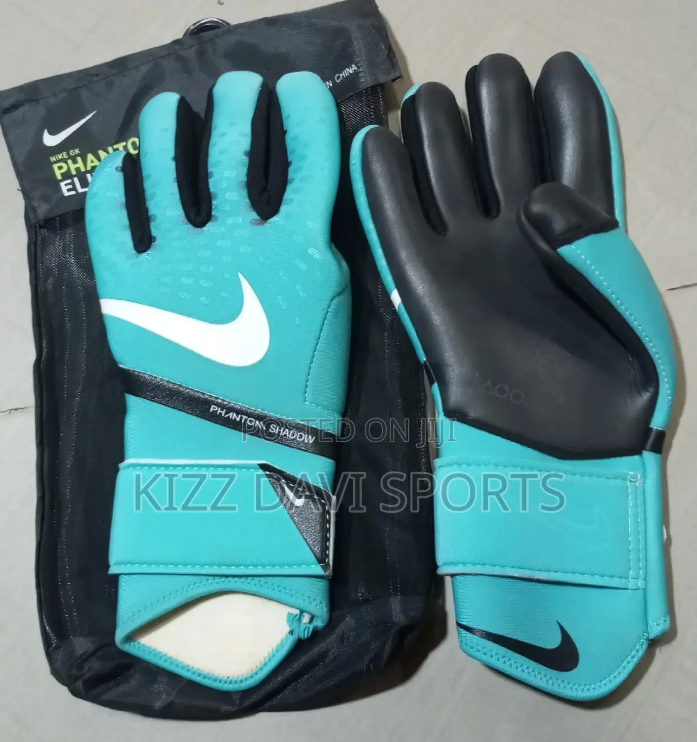 Original Goalkeeper Gloves Good Quality