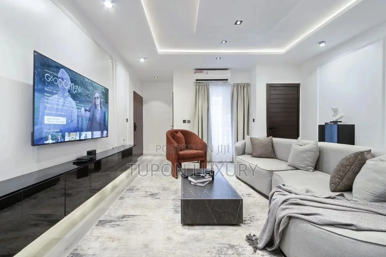 Luxury 2 Bedroom Apartment Available
