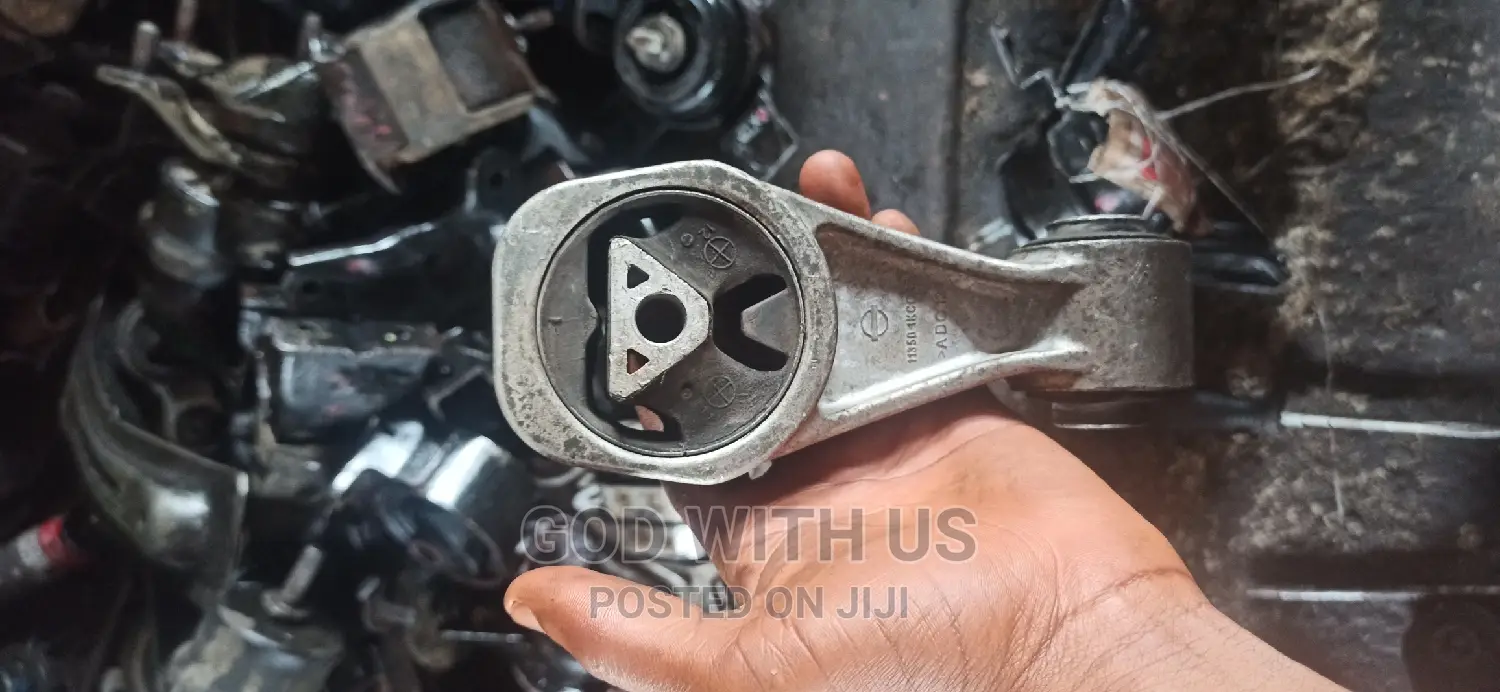 Engine Seat for Support Juke
