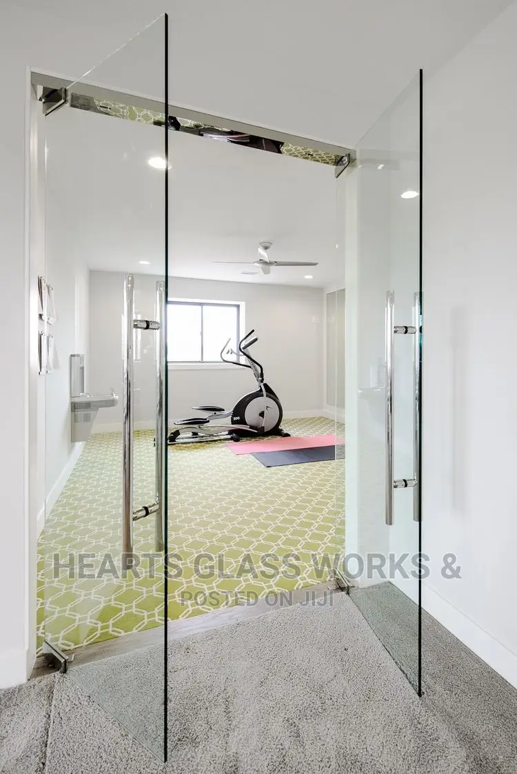 Swing Door Fabricate With 10mm Tempered Glass