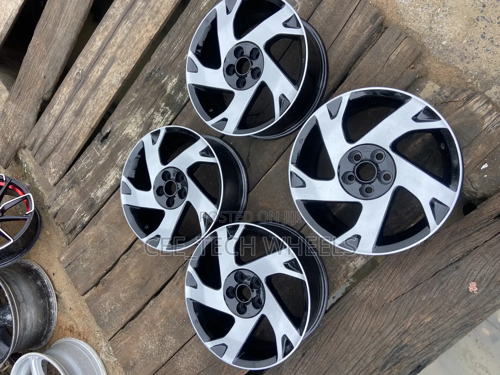 16 Inches Factory Corolla, Matrix And Pontiac Vibe