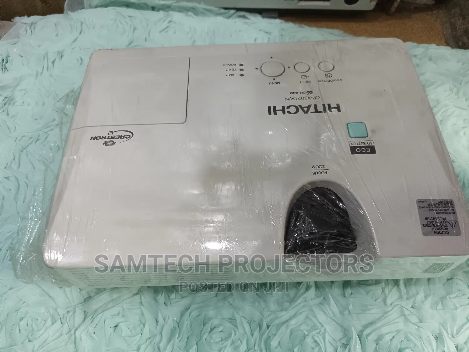 Portable Projektor for Your Presentation (Hitachi) Direct UK