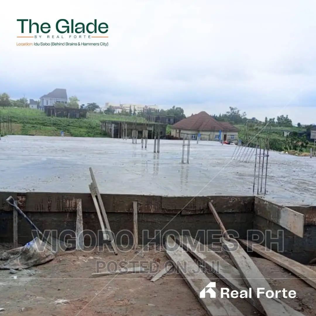 3bdrm Duplex in Idu Industrial for sale