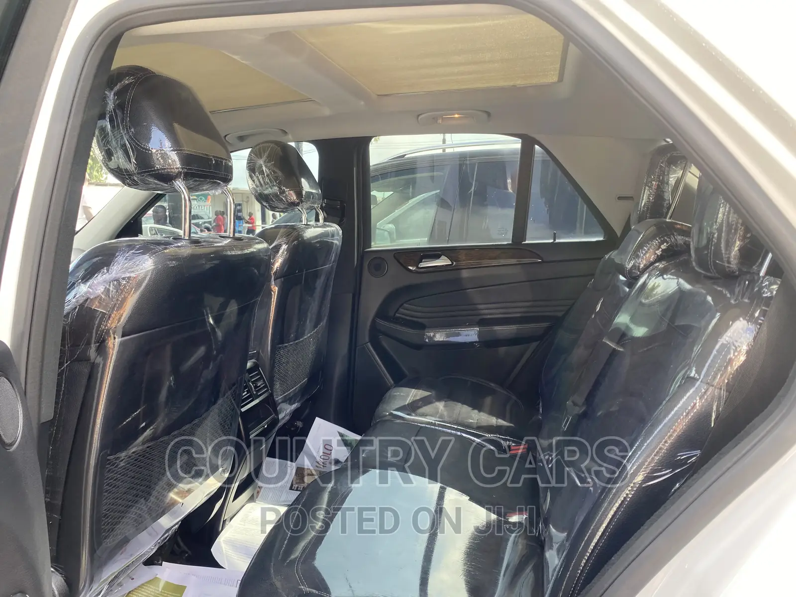 Mercedes-Benz M Class 2014 Off white