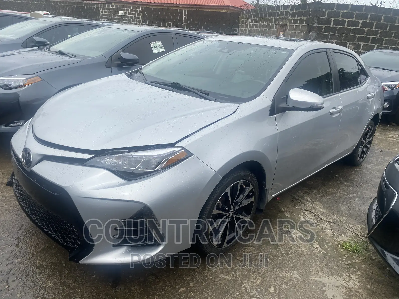 Toyota Corolla SE Special Edition 4dr Sedan (1.8L 4cyl CVT) 2017 Silver