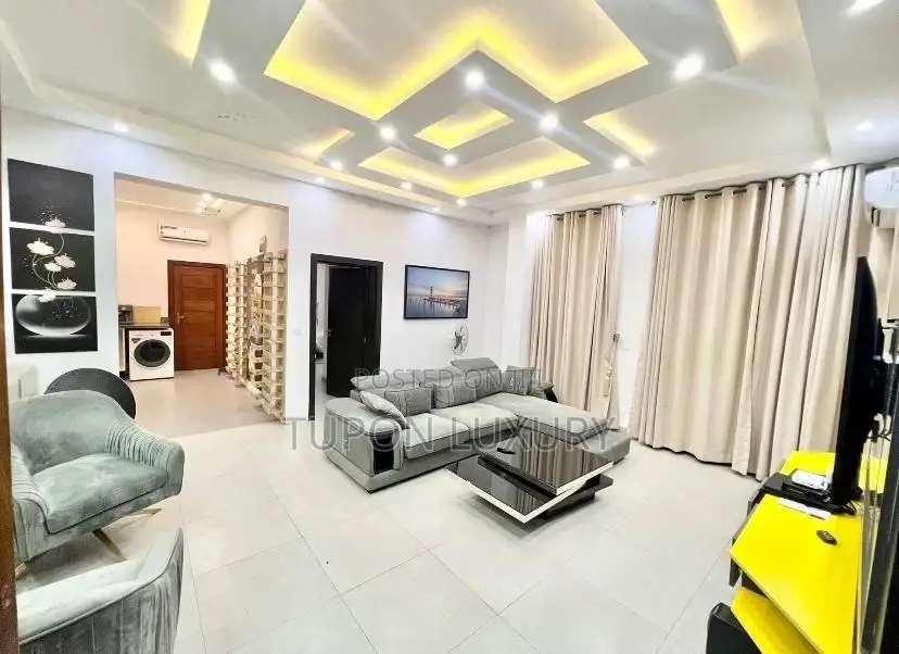 Seaview Luxury 1bdrm Opposite Landmark Beach