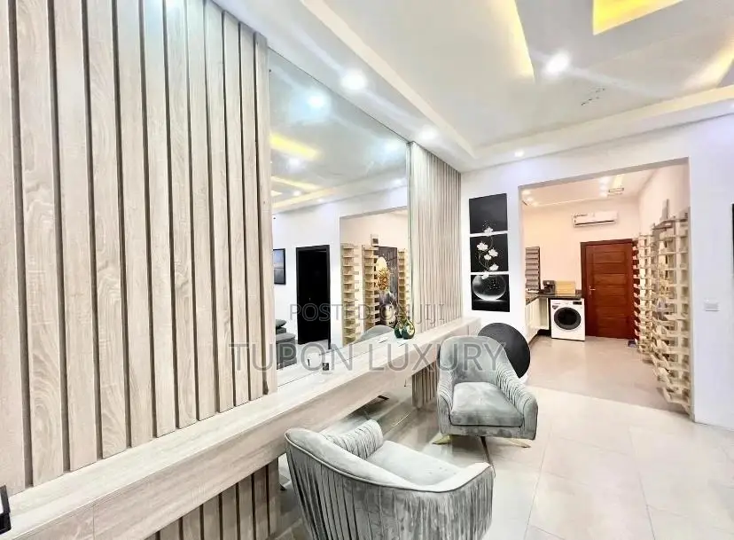 Seaview Luxury 1bdrm Opposite Landmark Beach