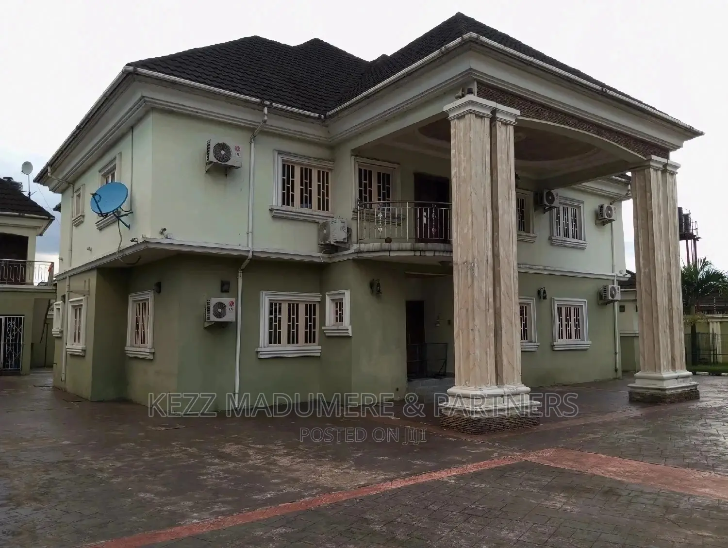 5bdrm Duplex in Farm Road, Eliozu, Port-Harcourt for sale