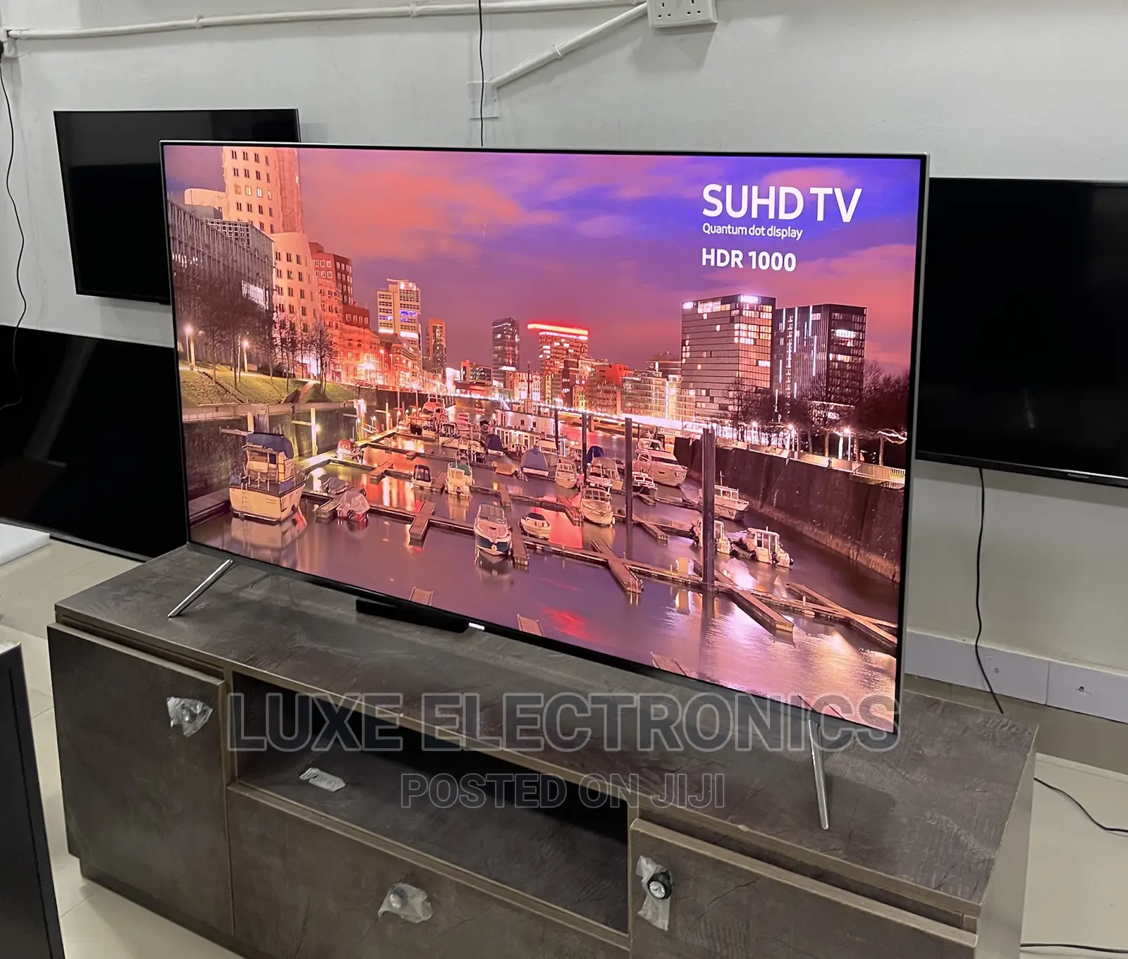 55 Inches Samsung SUHD Smart Tv With Connect Box