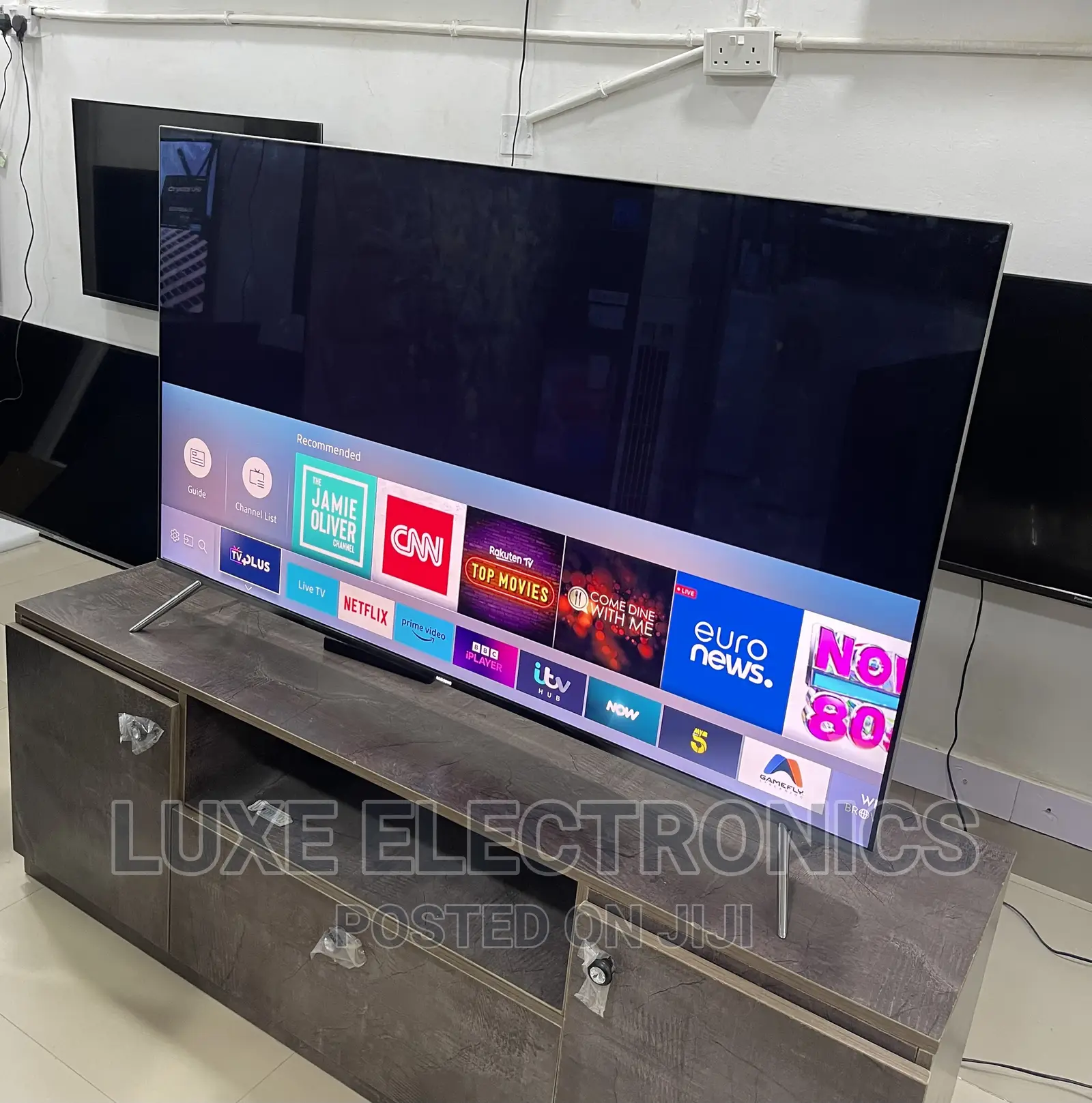 55 Inches Samsung SUHD Smart Tv With Connect Box