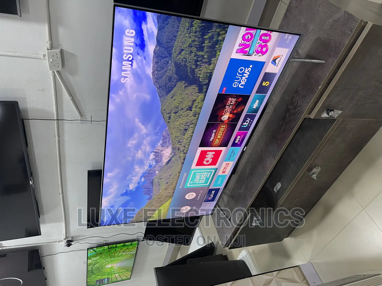 55 Inches Samsung SUHD Smart Tv With Connect Box