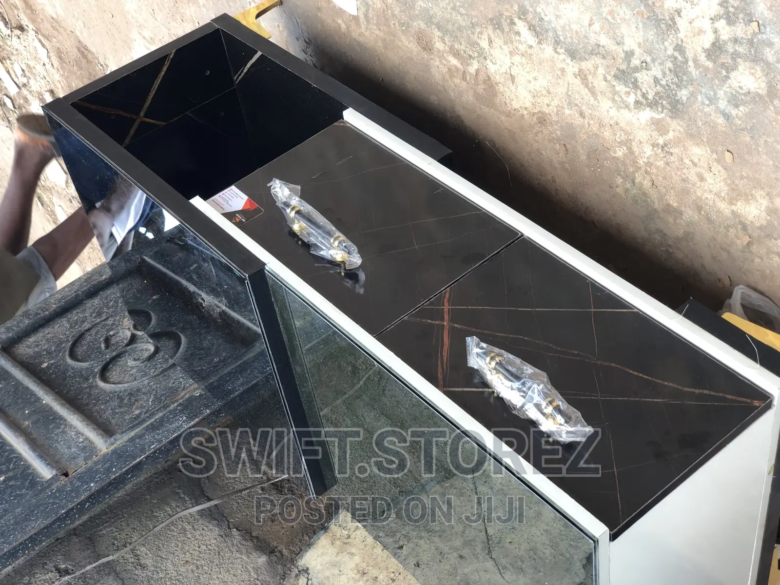 Classy Center Table With Glass Top