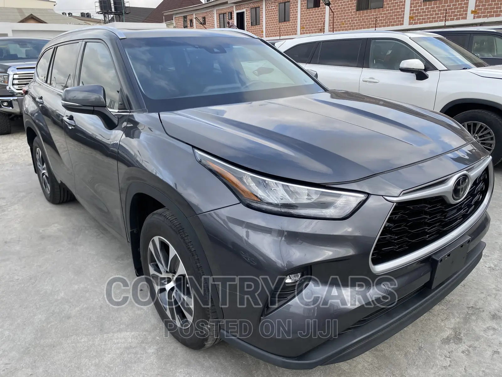 Toyota Highlander XLE 2022 Gray