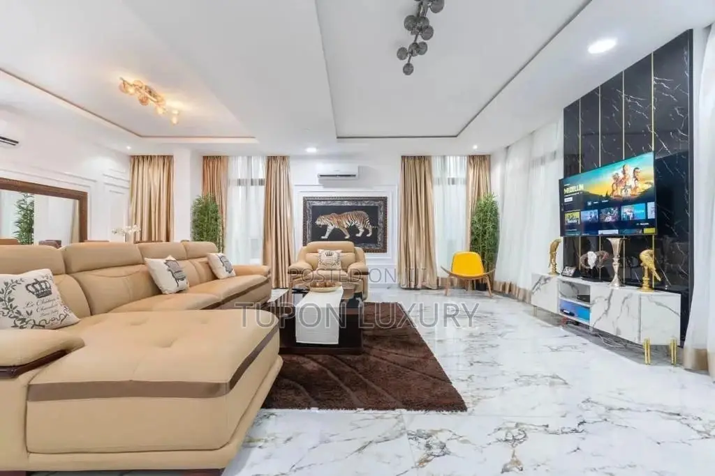 Premium Luxury Waterfront 3 Bedroom Apartment