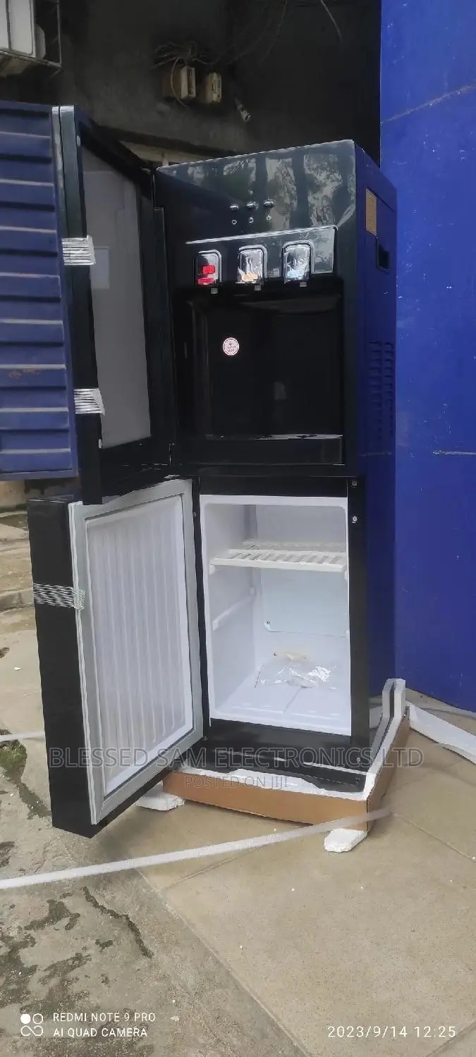Maxi Water Dispenser Top Loader ( Hot and Cold ) With Fridge