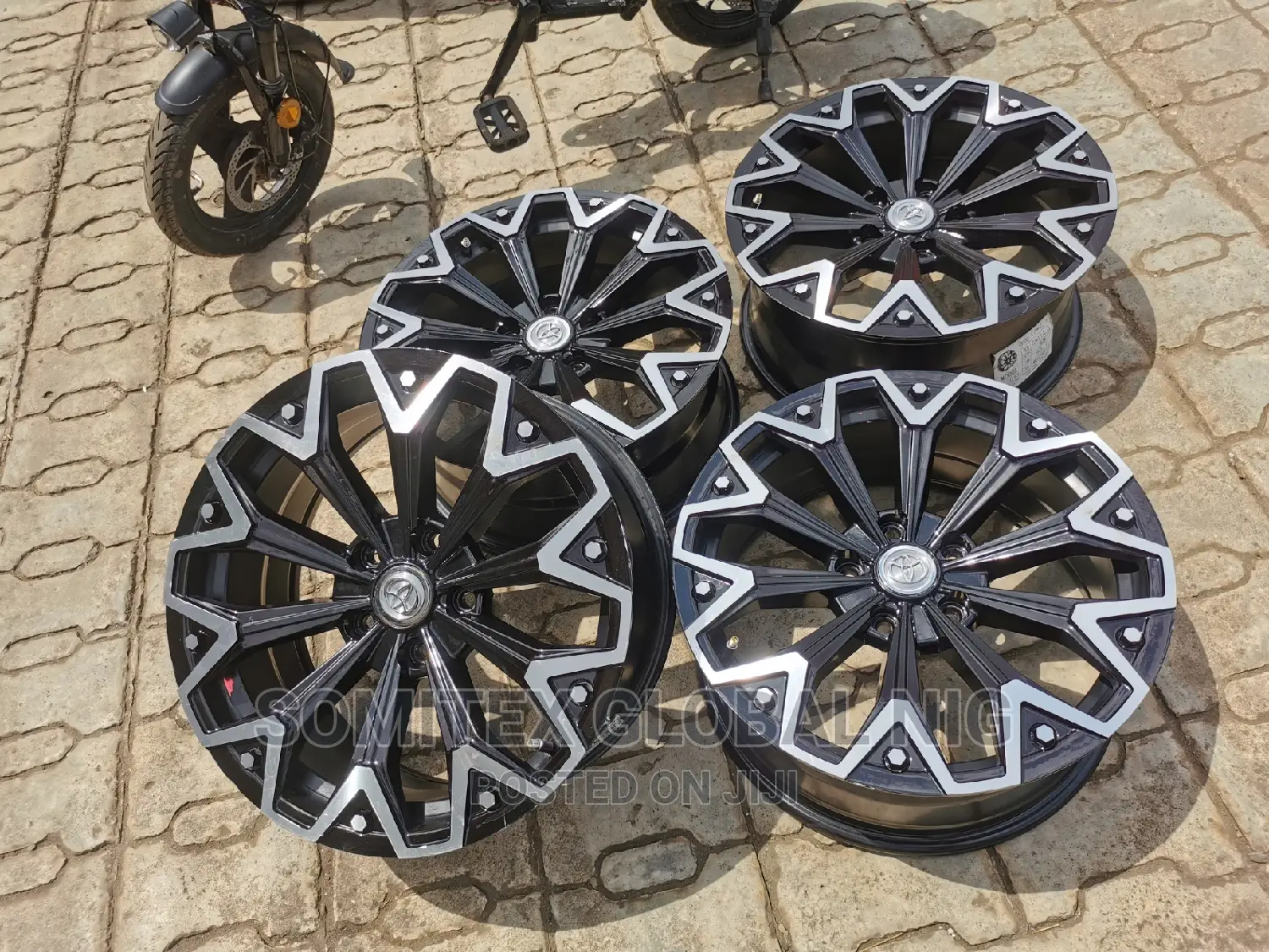17inch Alloyed Rim Camry!