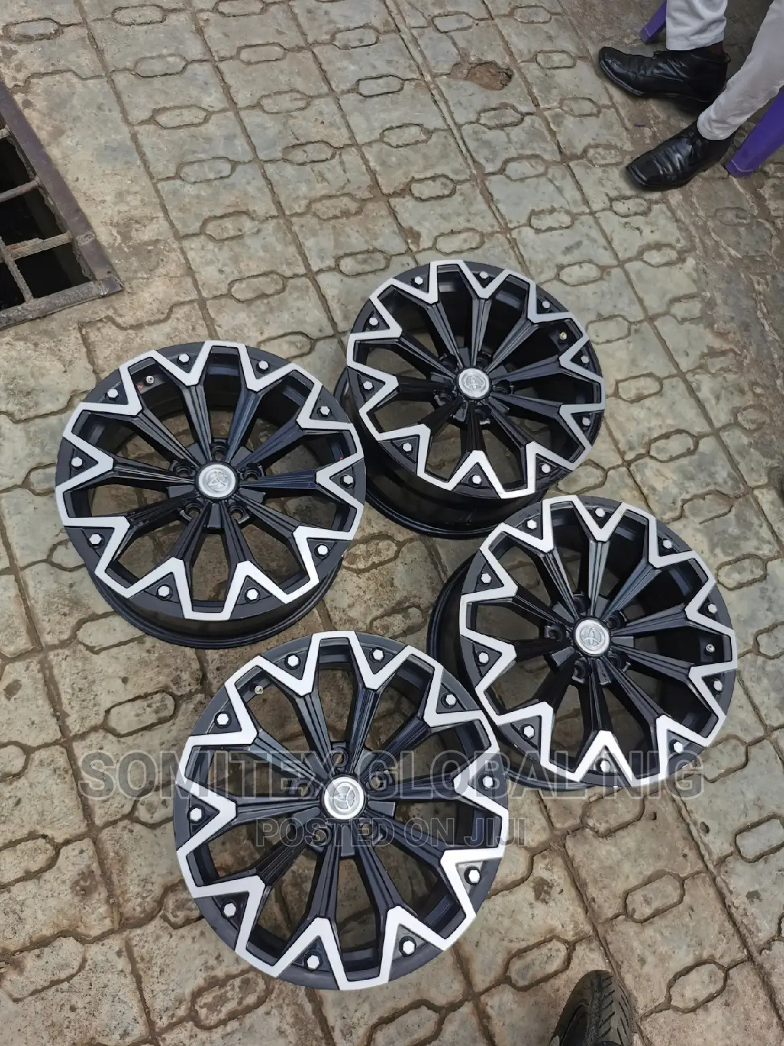 17inch Alloyed Rim Camry!