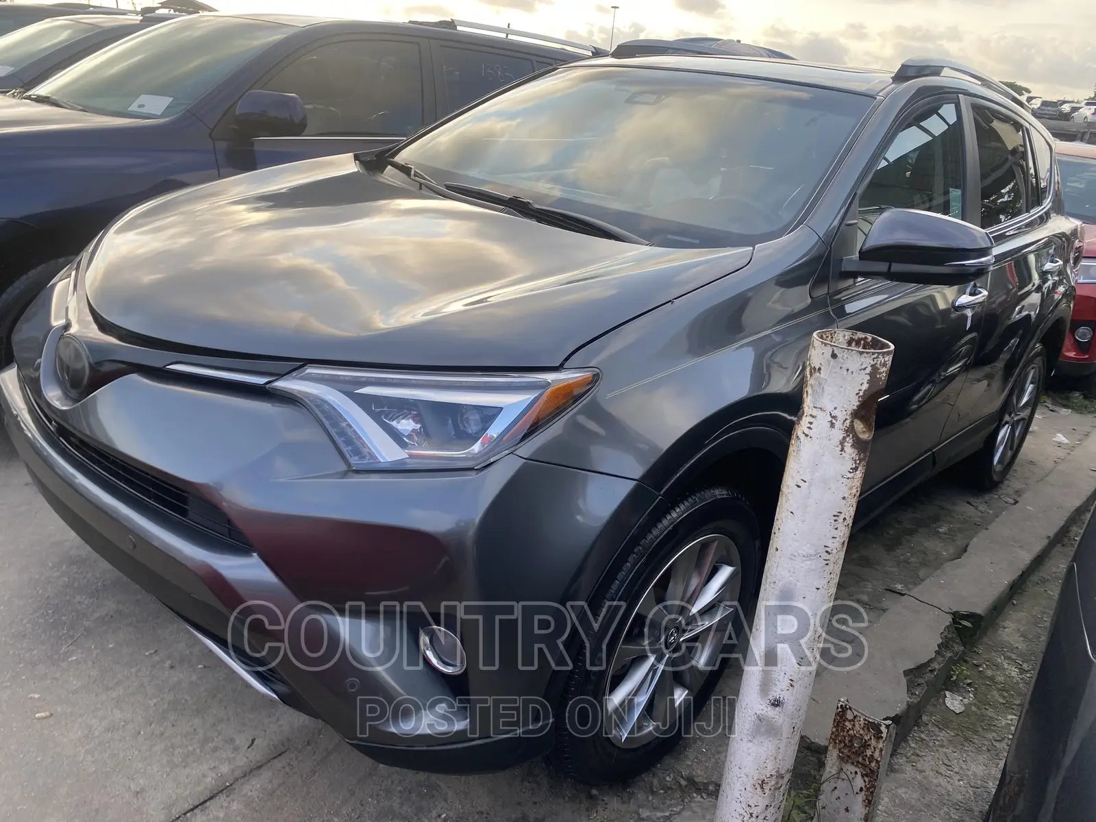 Toyota RAV4 Platinum AWD (2.5L 4cyl 6A) 2017 Gray