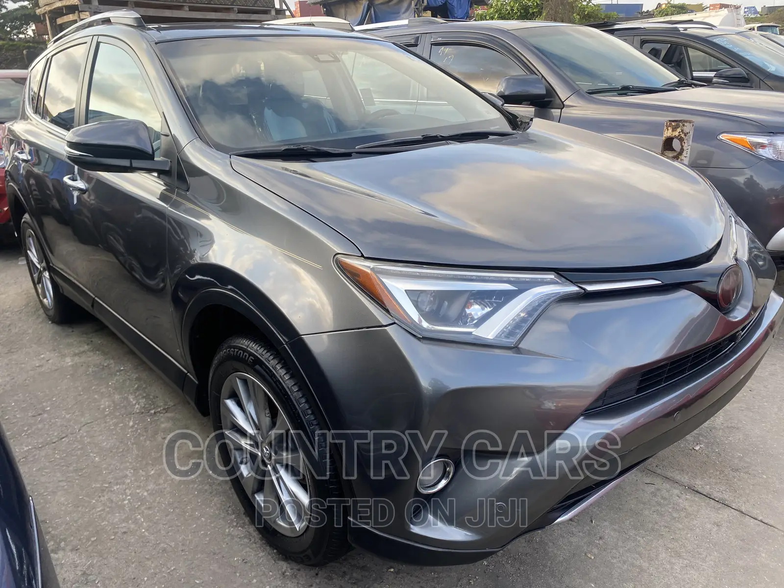 Toyota RAV4 Platinum AWD (2.5L 4cyl 6A) 2017 Gray