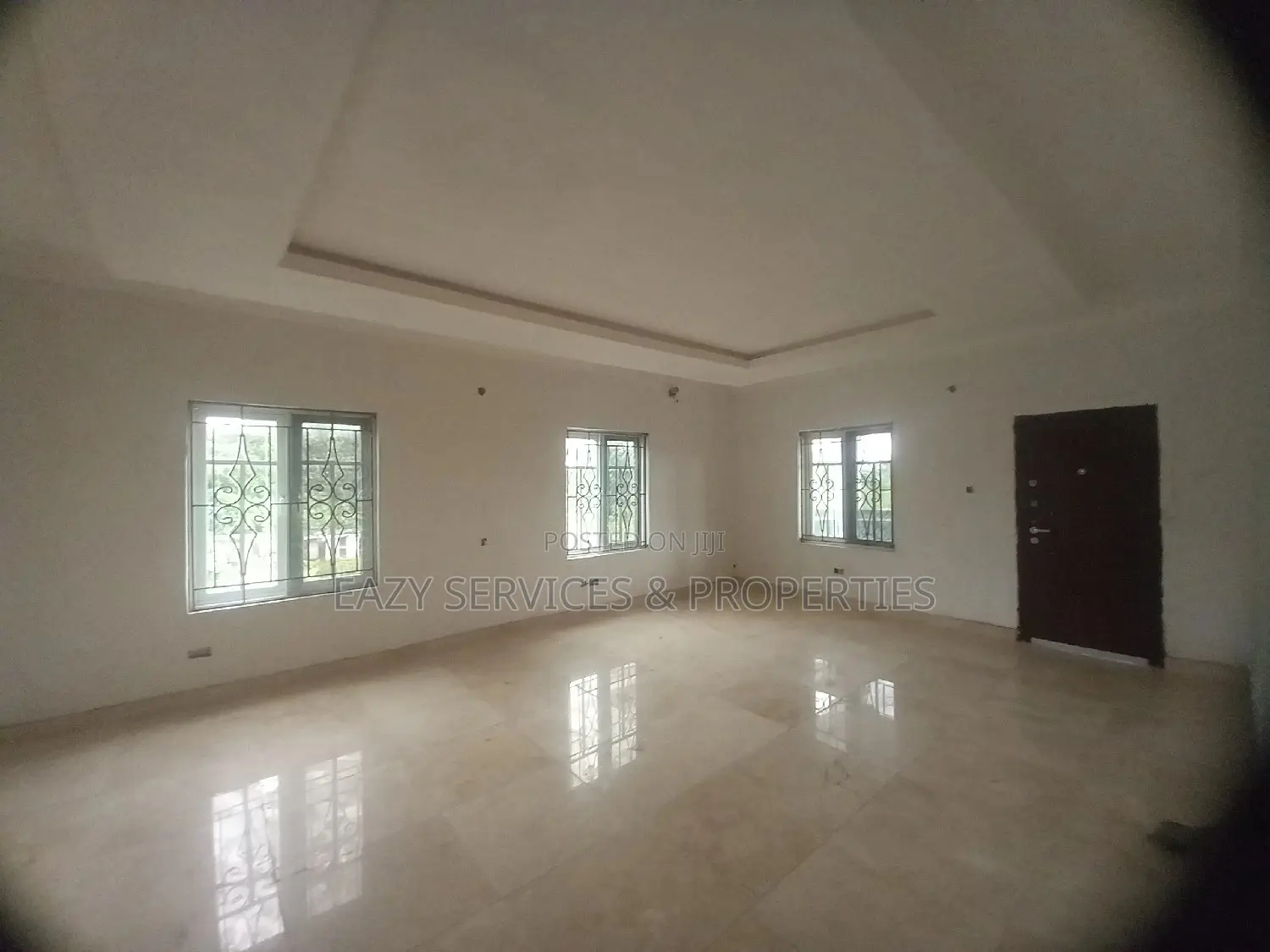 8bdrm House in Awoyaya for sale